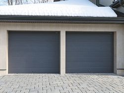 Секционные ворота 2500х2050 мм антрацитовые DoorHan rsd02
